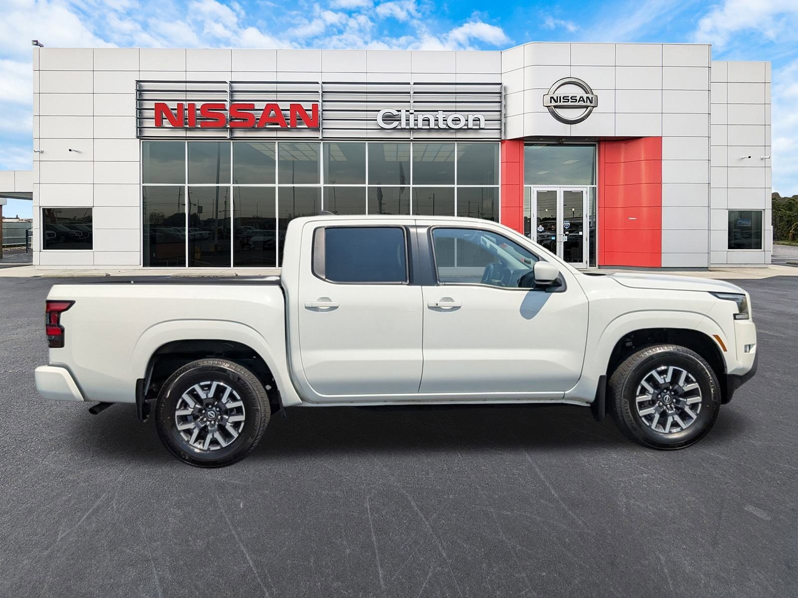 Certified 2024 Nissan Frontier SL with VIN 1N6ED1EK1RN653234 for sale in Clinton, NC