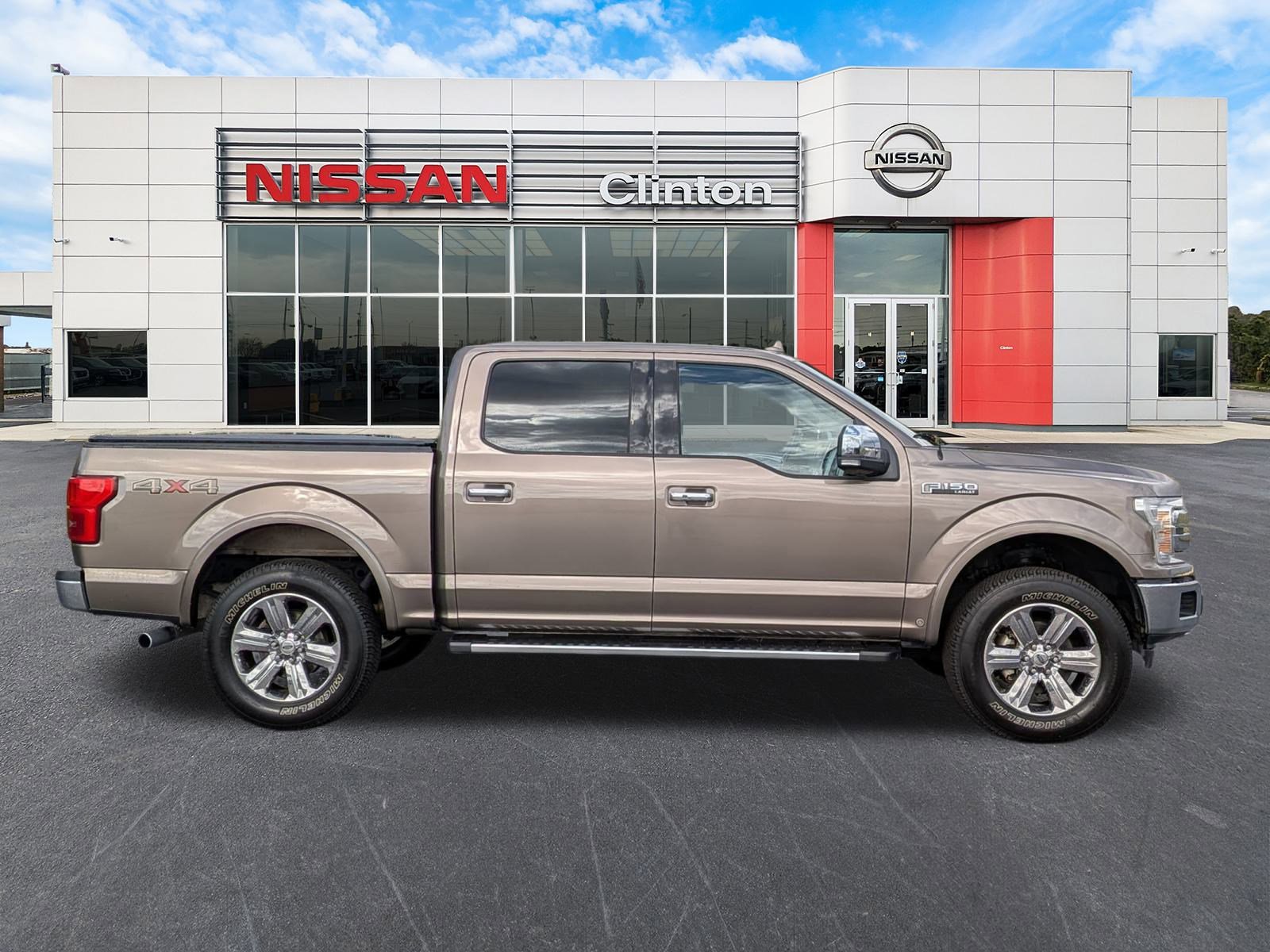 2018 Ford F-150 photo 2