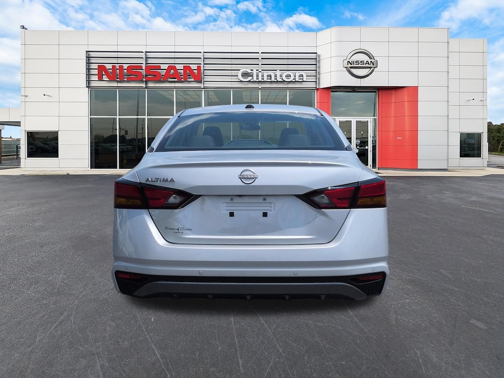New 2026 Nissan Altima SV Sedan