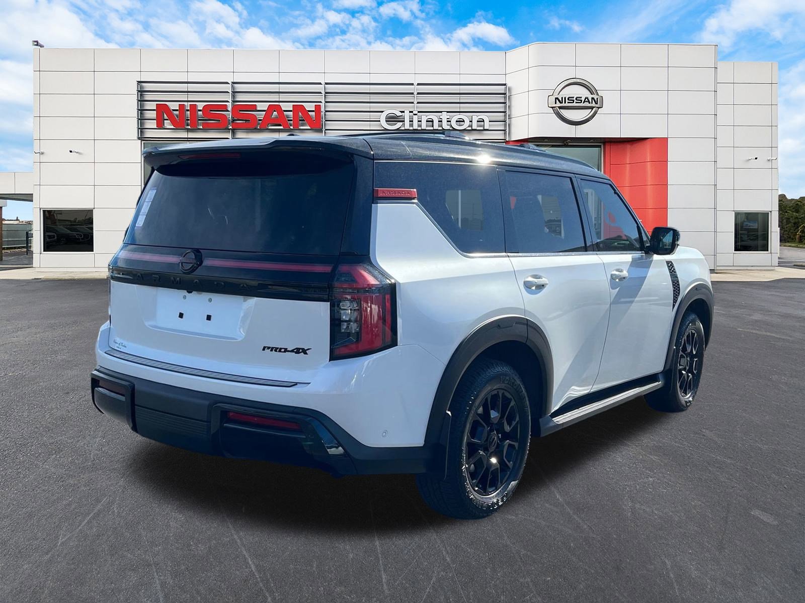 2025 Nissan Armada photo 3