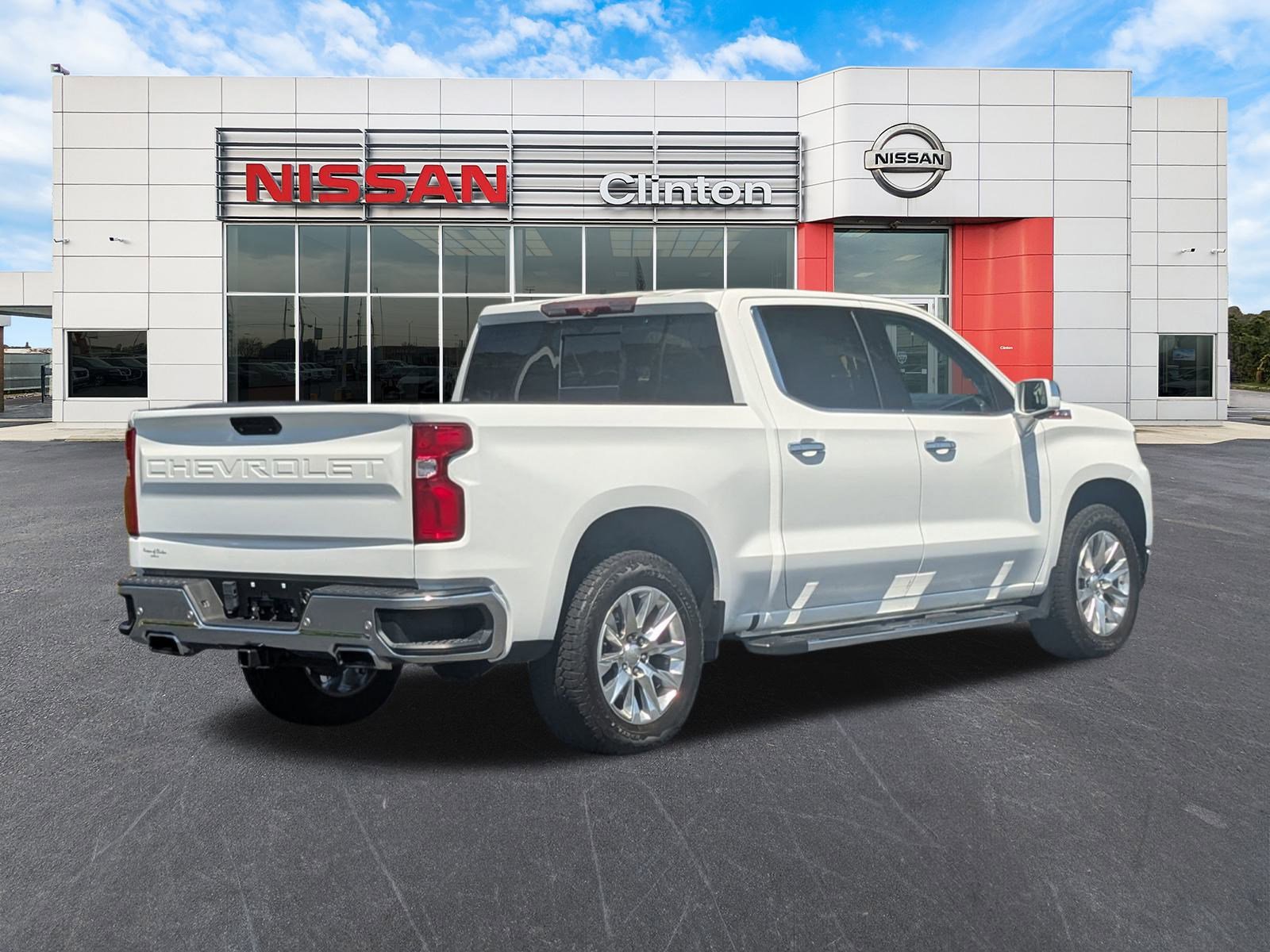 2021 Chevrolet Silverado 1500 LTZ photo 3