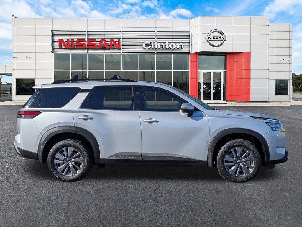 New 2025 Nissan Pathfinder SV SUV