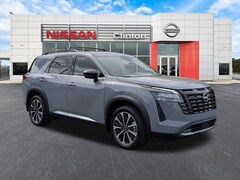 2026 Nissan Pathfinder Platinum SUV