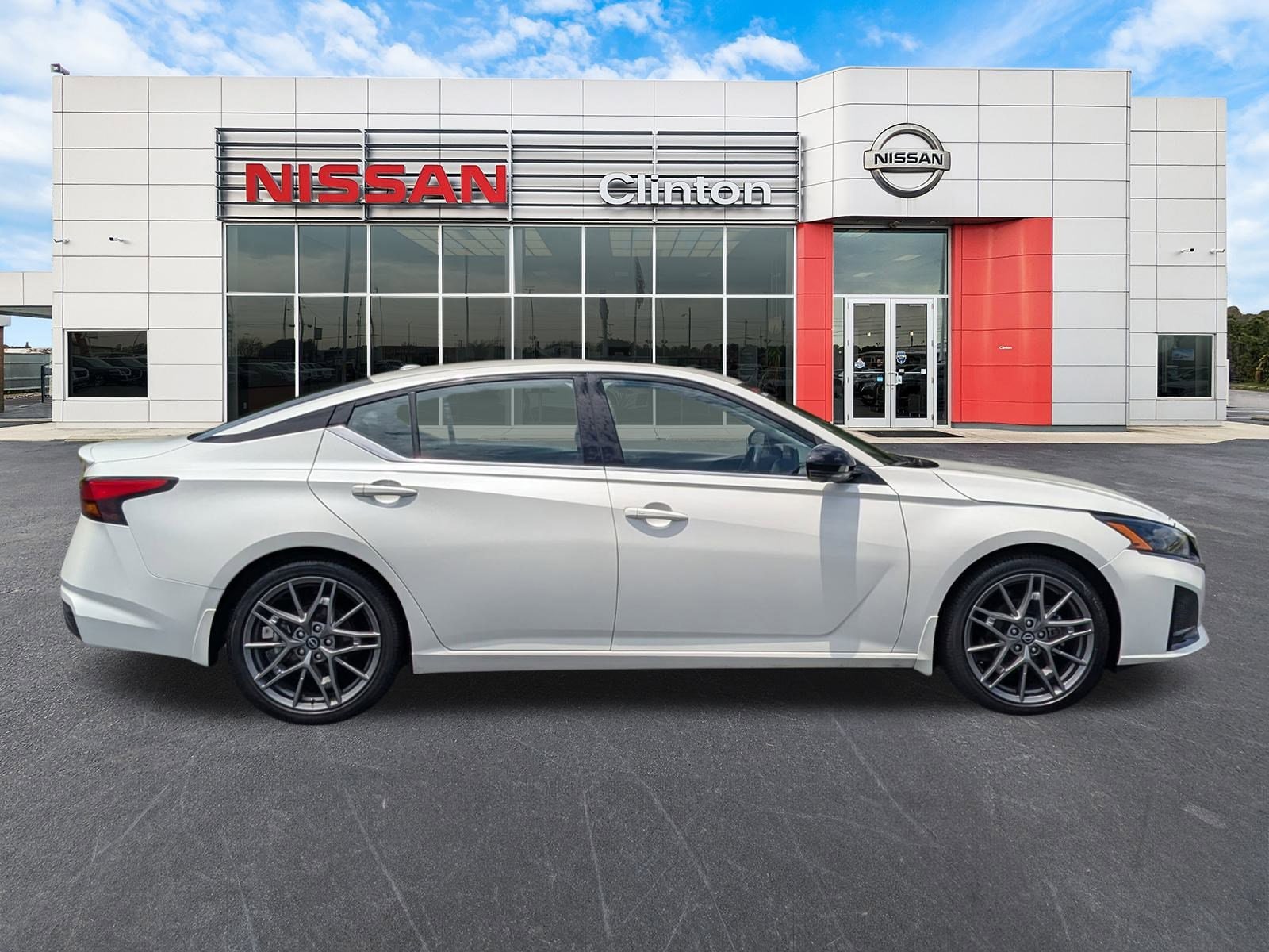 Certified 2024 Nissan Altima SR with VIN 1N4AL4CV9RN428357 for sale in Clinton, NC