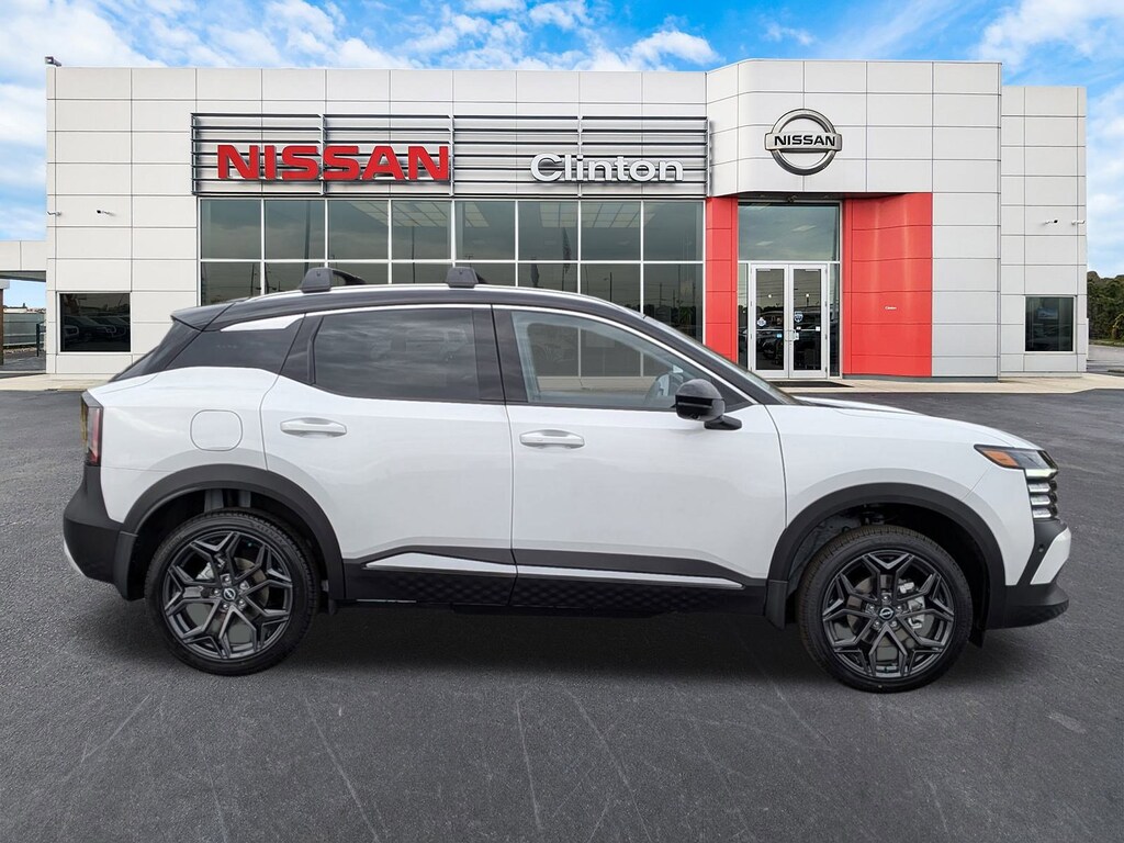 New 2026 Nissan Kicks SR SUV