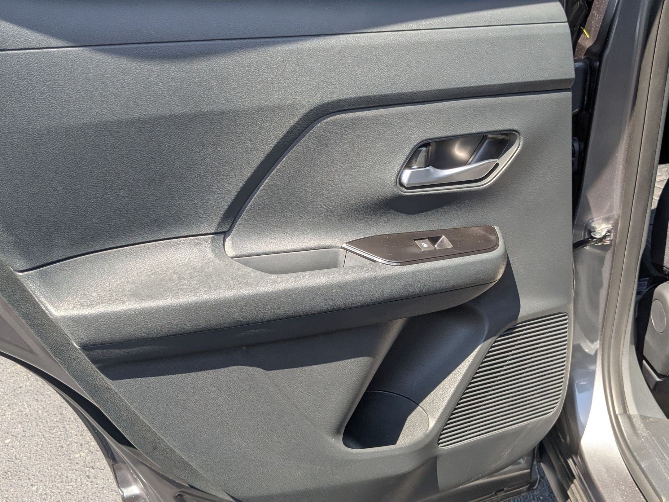 2025 Nissan Kicks SV - Photo 25