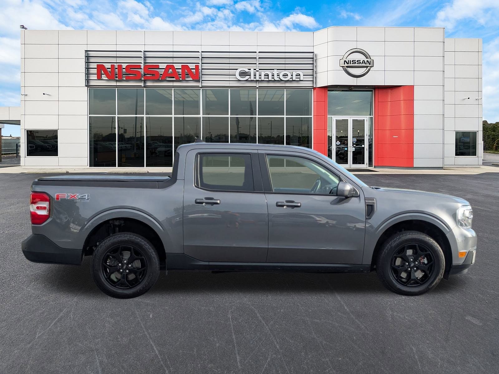 Certified 2022 Ford Maverick Lariat with VIN 3FTTW8F92NRA92316 for sale in Clinton, NC