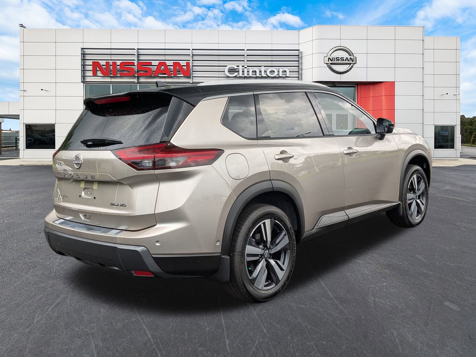 2025 Nissan Rogue SL photo 3