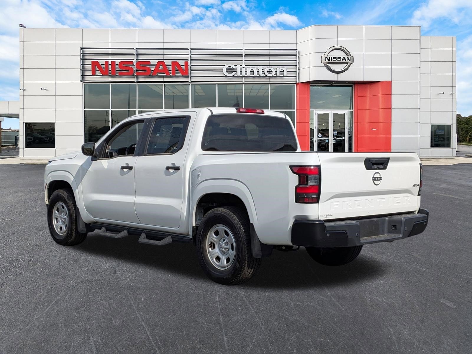 2022 Nissan Frontier S - Photo 5