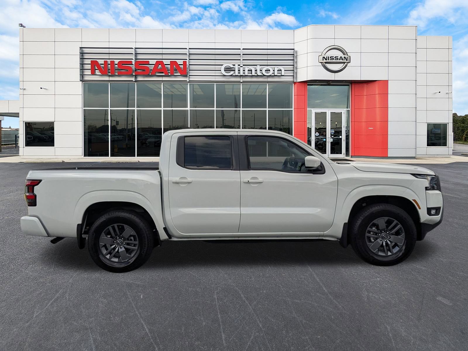 2025 Nissan Frontier SV photo 2