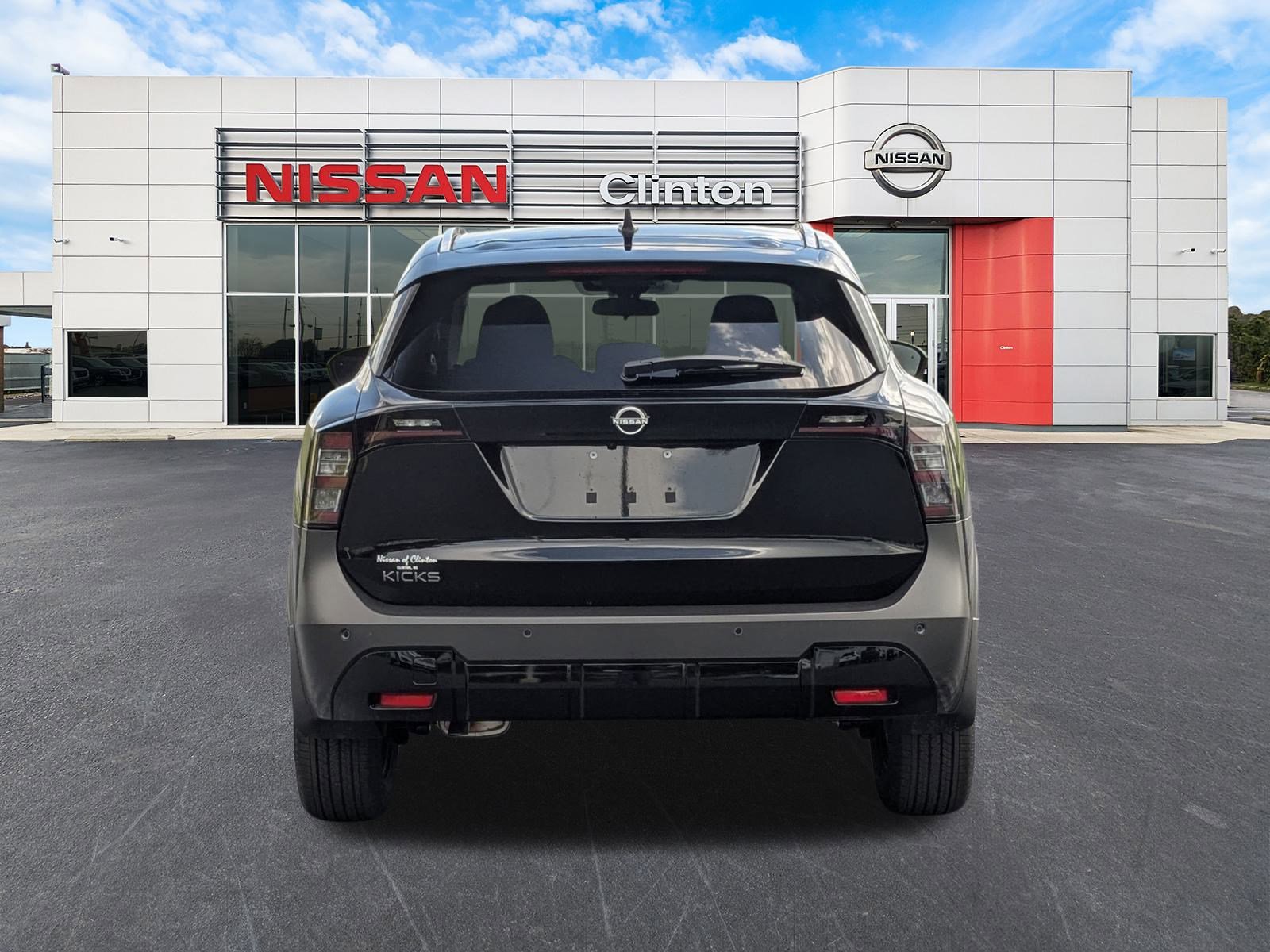 2025 Nissan Kicks SV photo 3