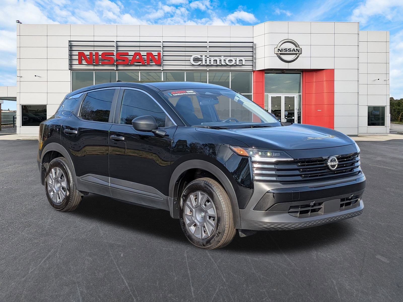 2025 Nissan Kicks S's photo