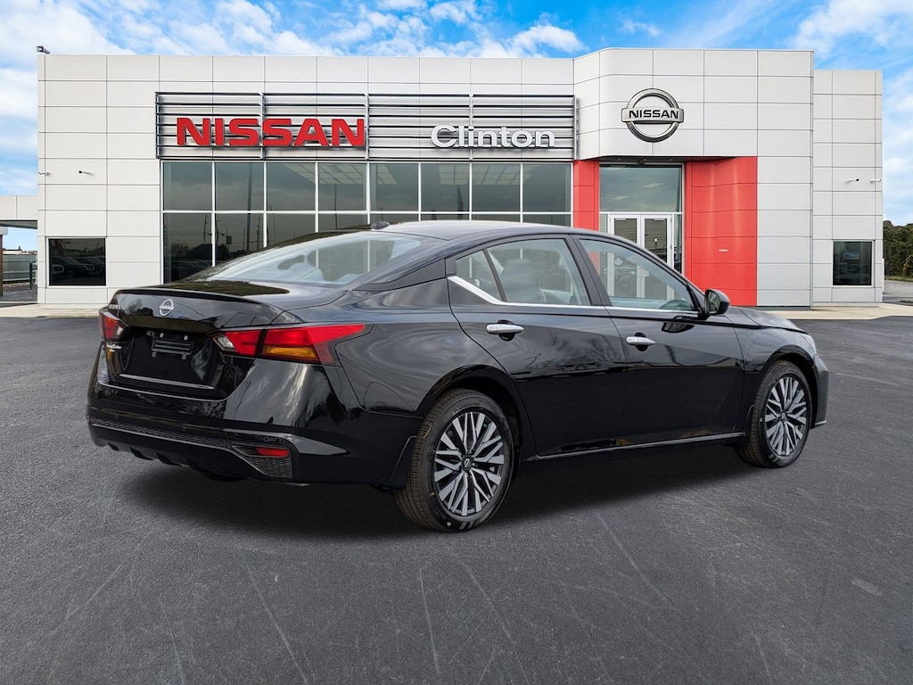 New 2025 Nissan Altima SV Sedan