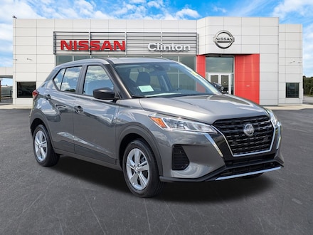 2025 Nissan Kicks Play S SUV