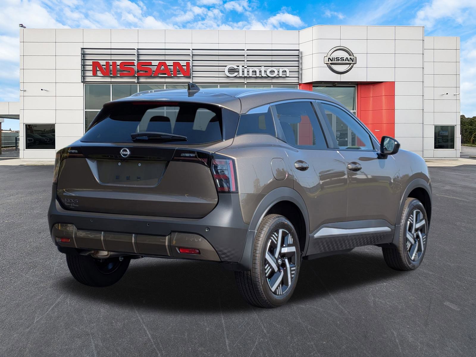 2026 Nissan Kicks SV photo 2