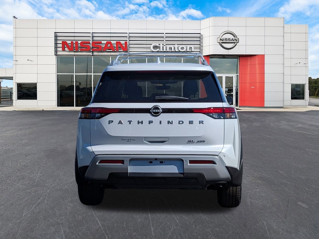 New 2025 Nissan Pathfinder SL SUV