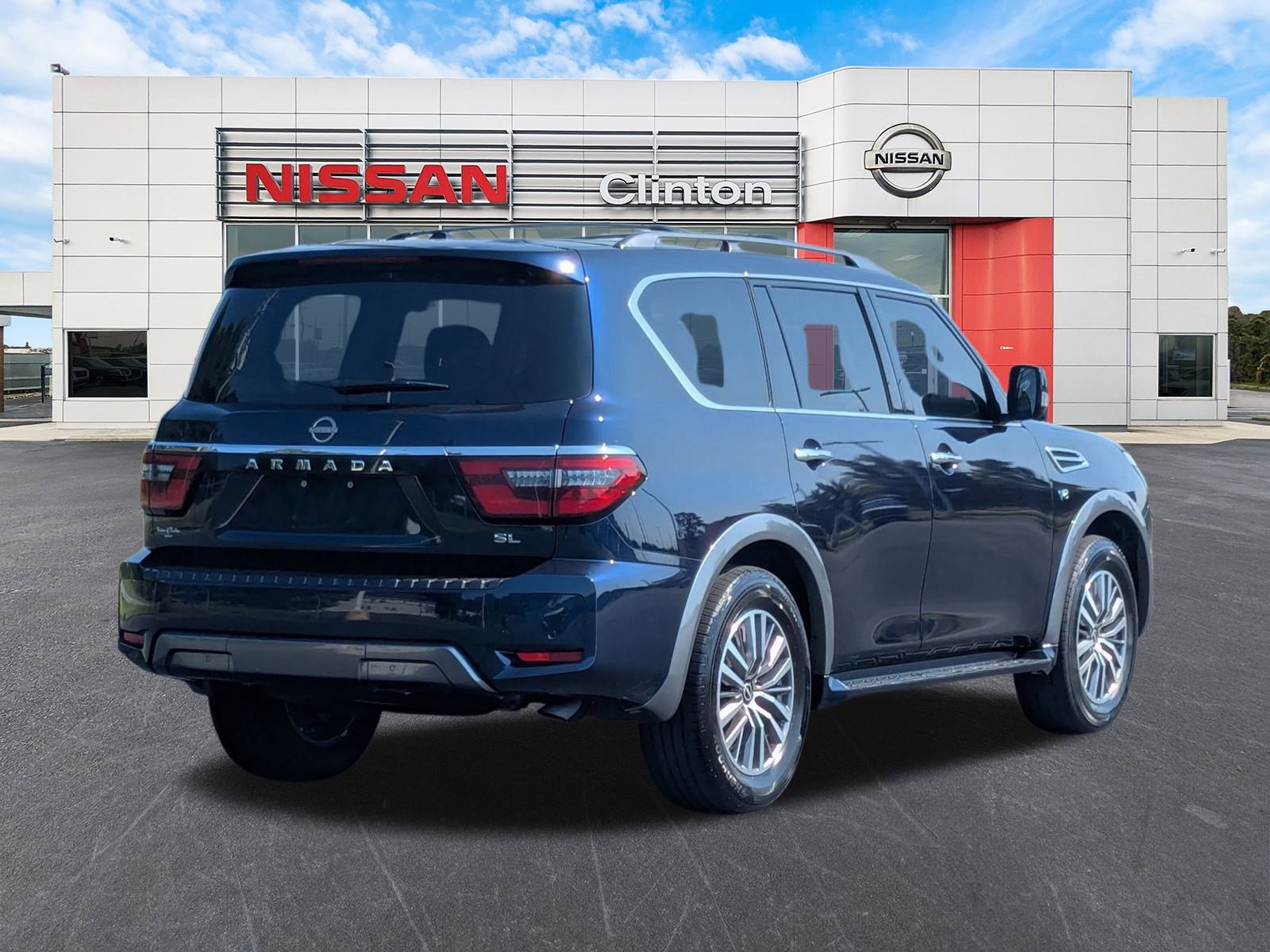 2022 Nissan Armada SL photo 2