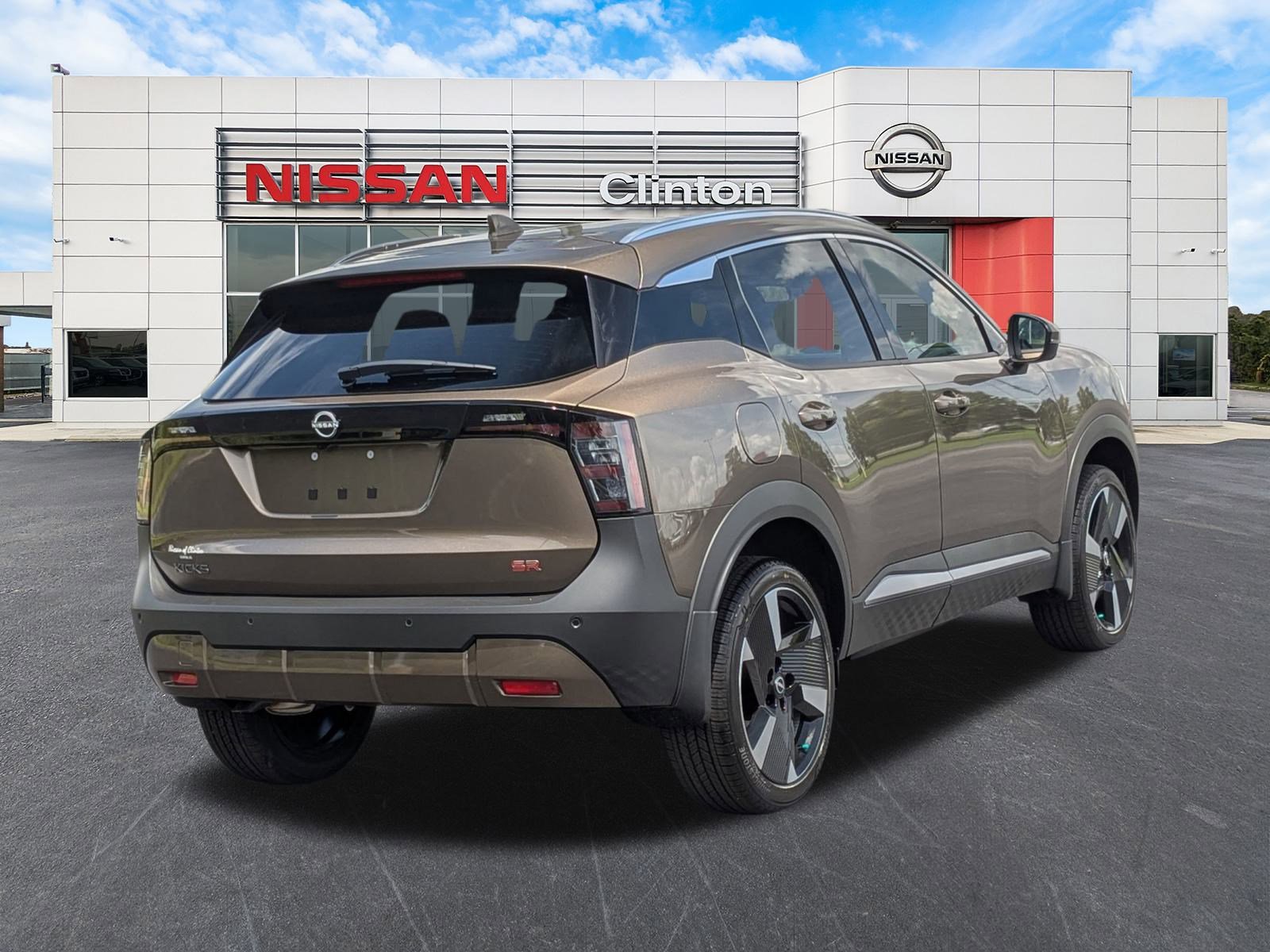 2025 Nissan Kicks SR photo 2