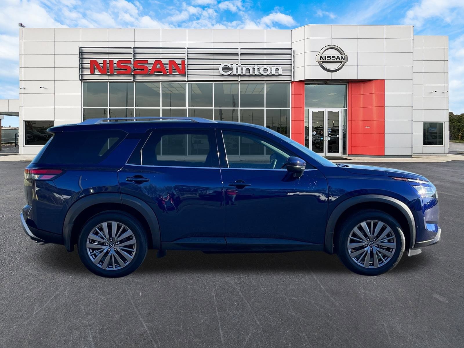 Certified 2024 Nissan Pathfinder SL with VIN 5N1DR3CB3RC232542 for sale in Clinton, NC