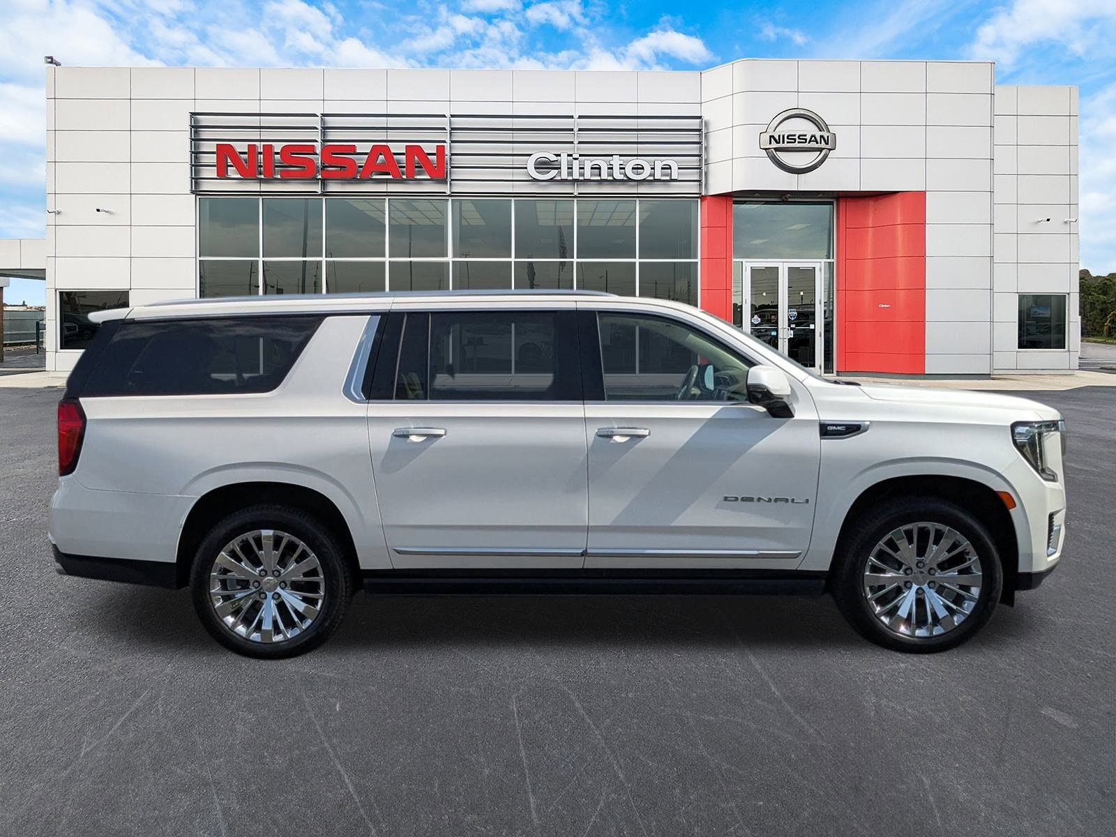 Certified 2021 GMC Yukon XL Denali with VIN 1GKS2JKL1MR178179 for sale in Clinton, NC