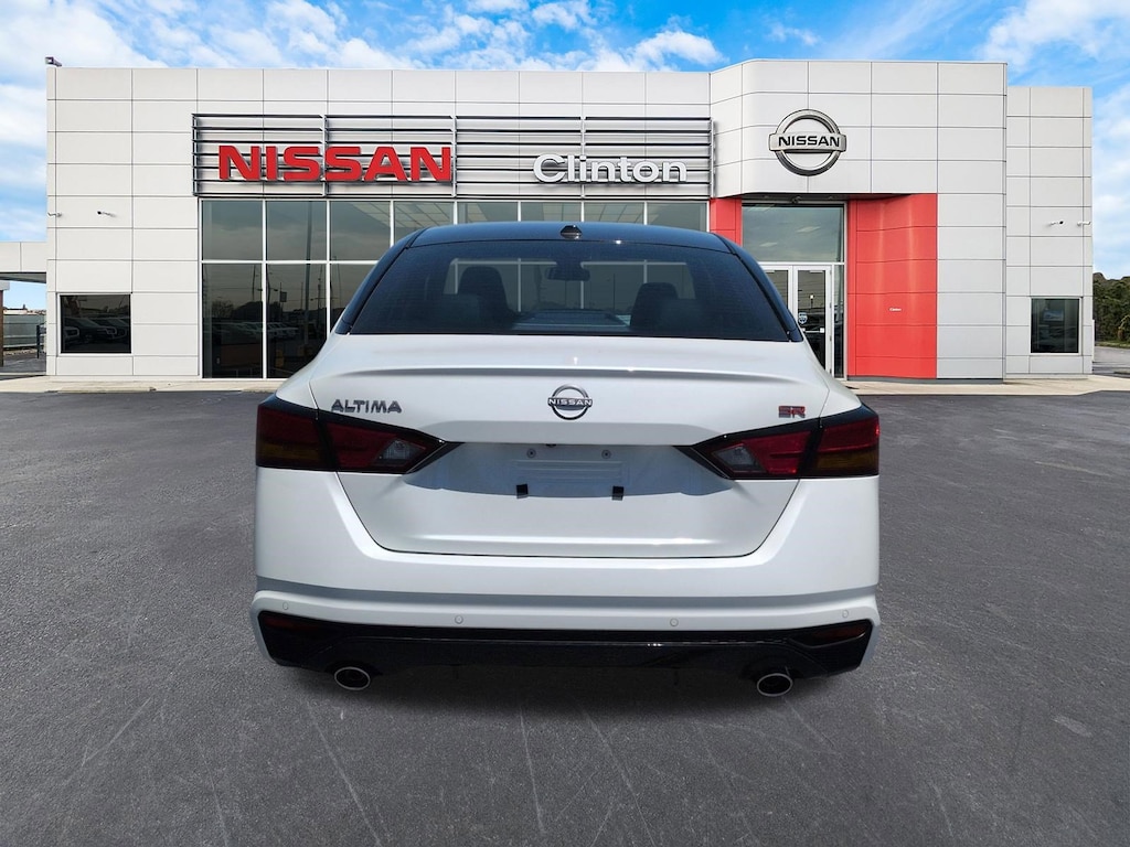 New 2026 Nissan Altima SR Sedan