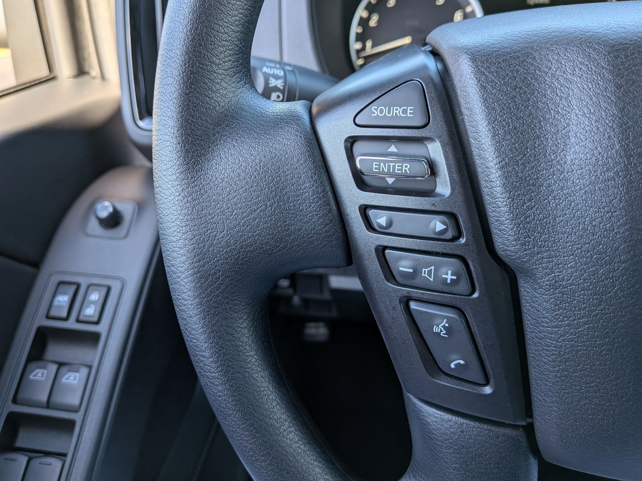 2026 Nissan Frontier SV - Photo 16
