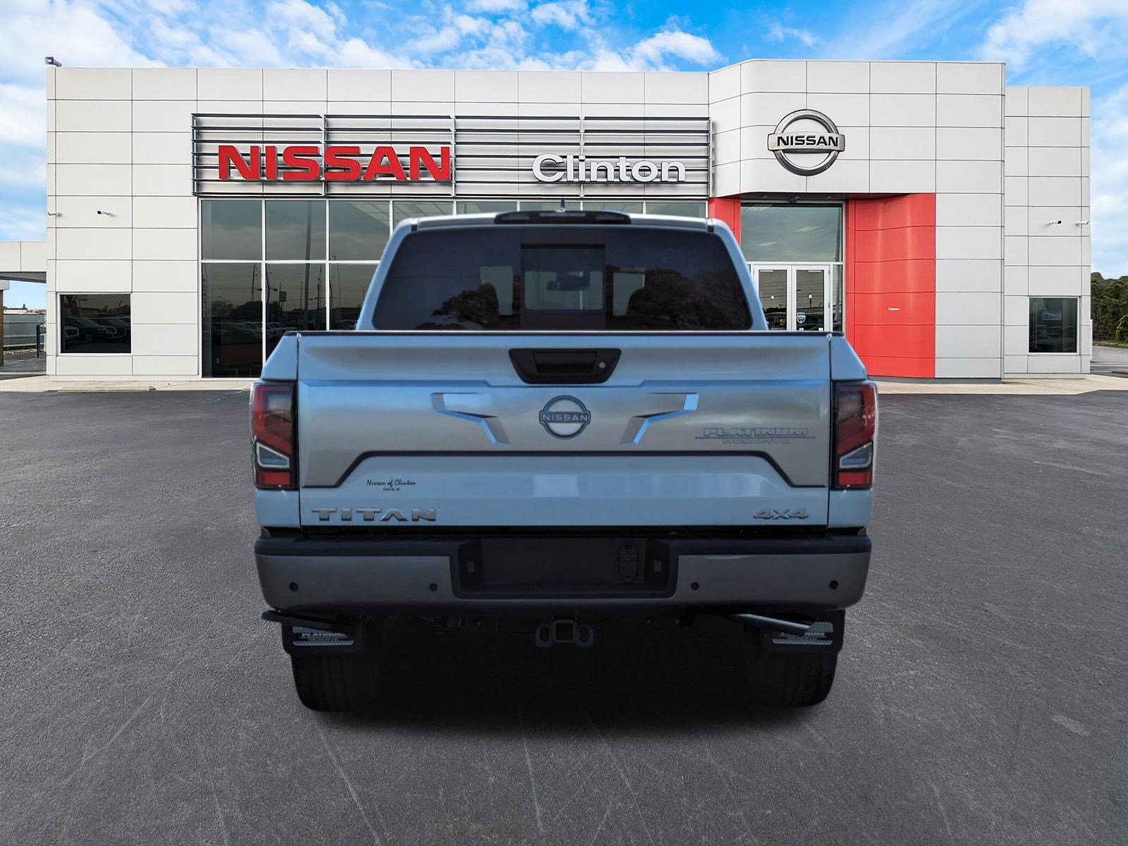 2024 Nissan Titan Platinum Reserve photo 4