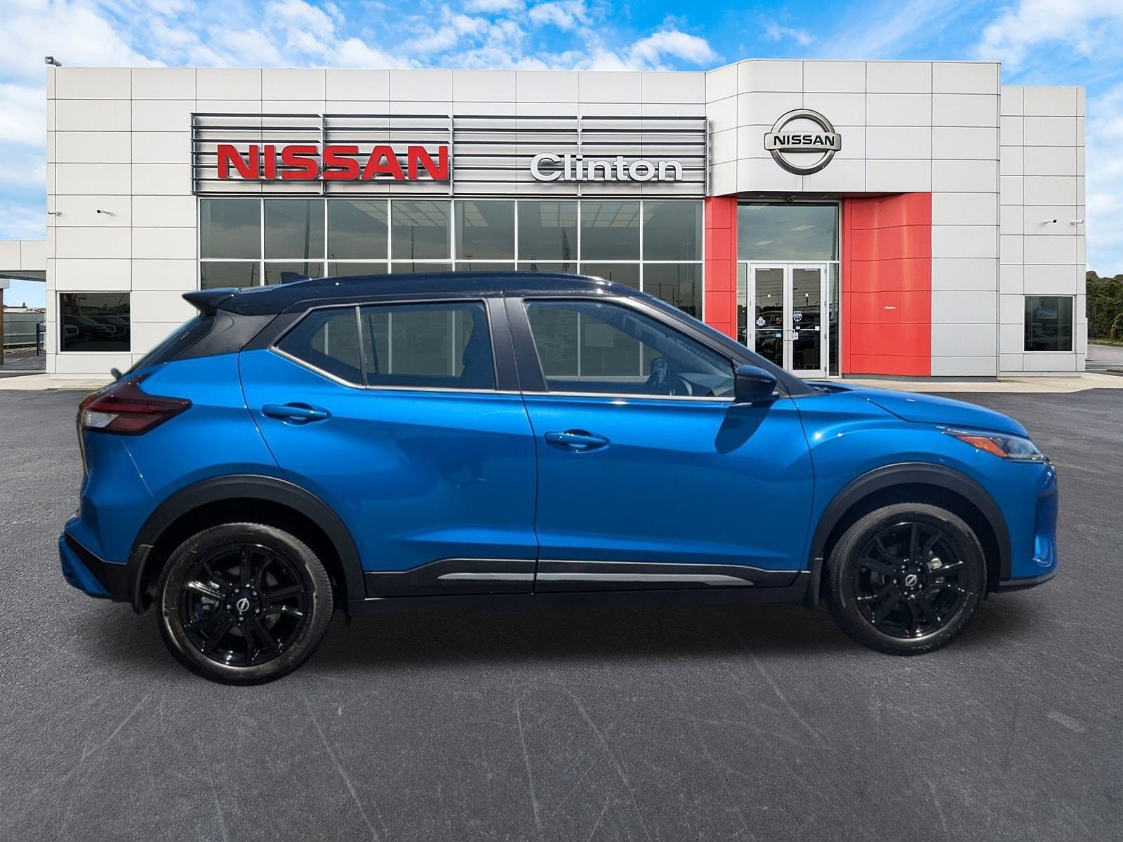 Certified 2024 Nissan Kicks SR with VIN 3N1CP5DV7RL553422 for sale in Clinton, NC