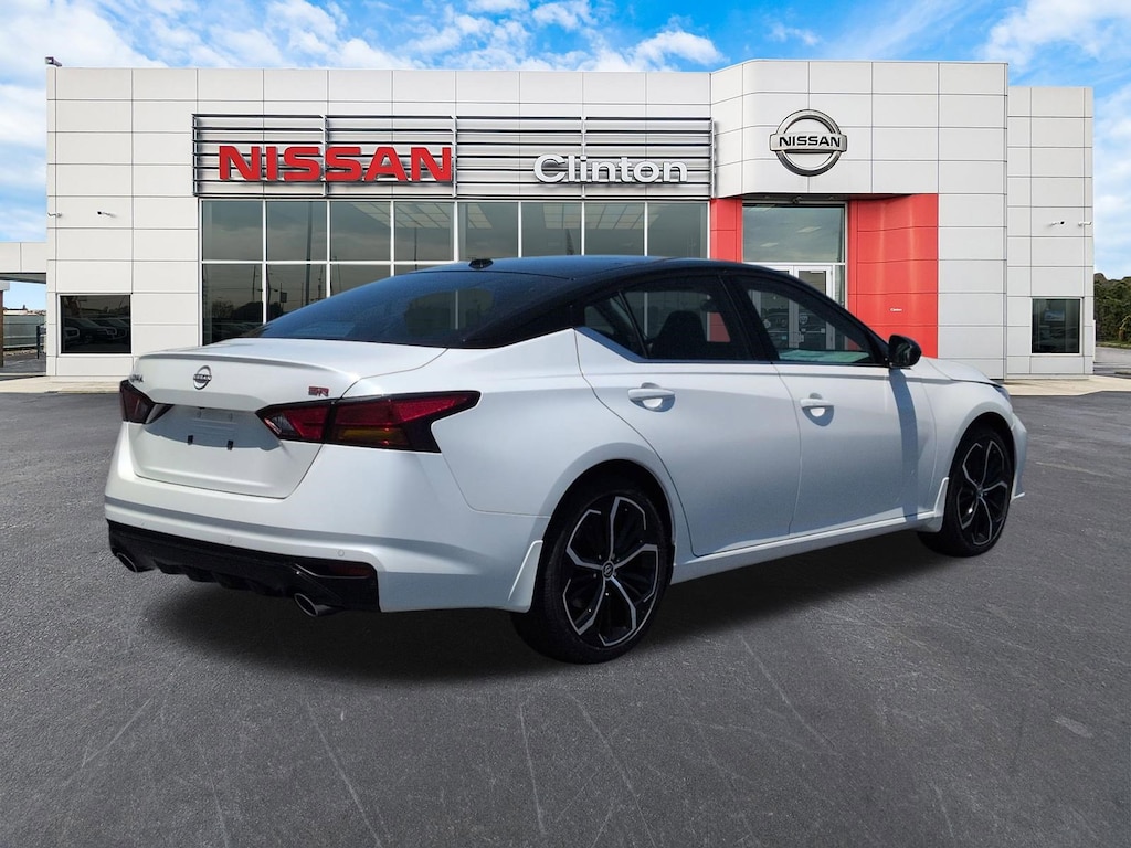 New 2026 Nissan Altima SR Sedan