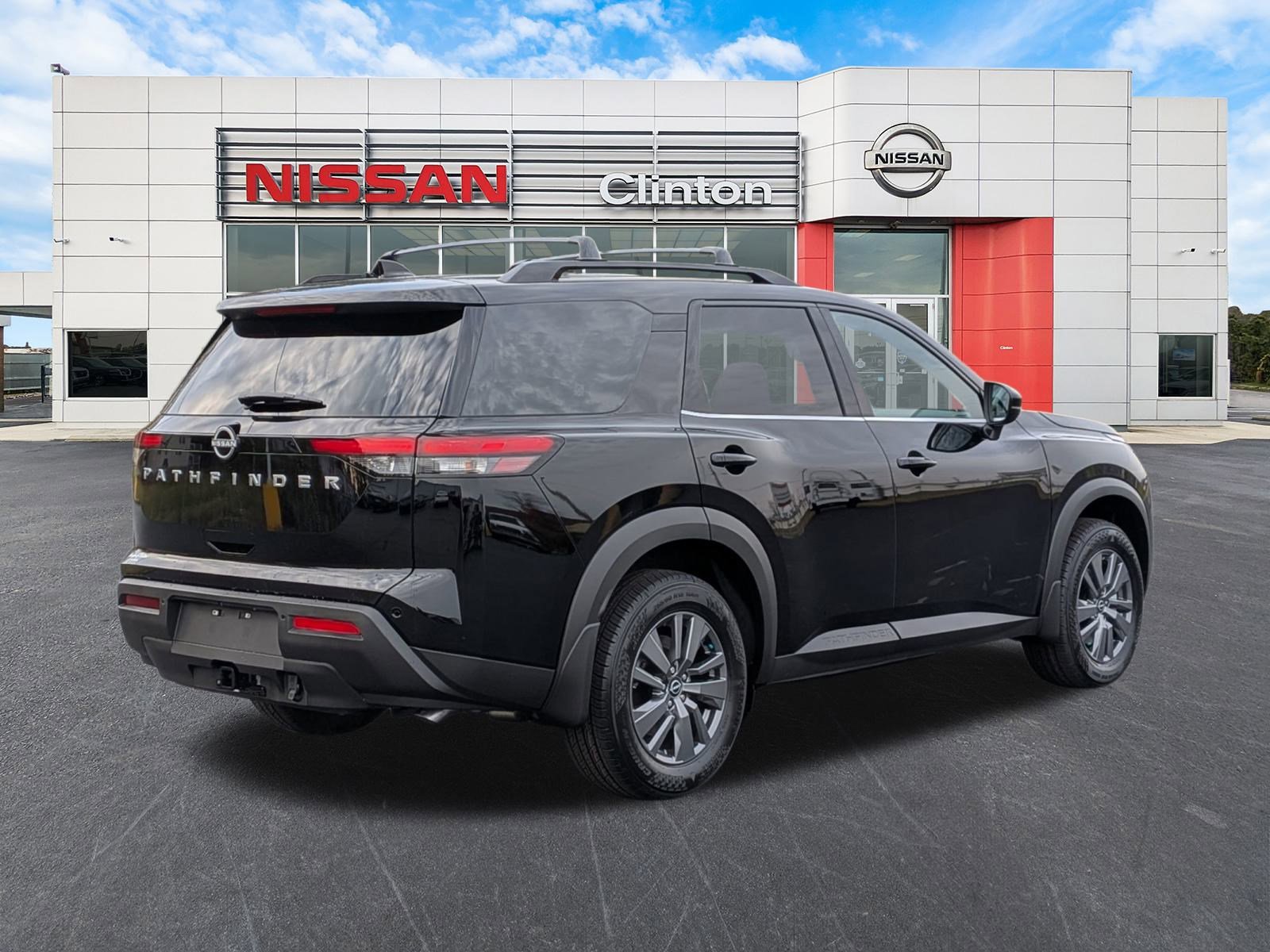 2025 Nissan Pathfinder SV photo 2