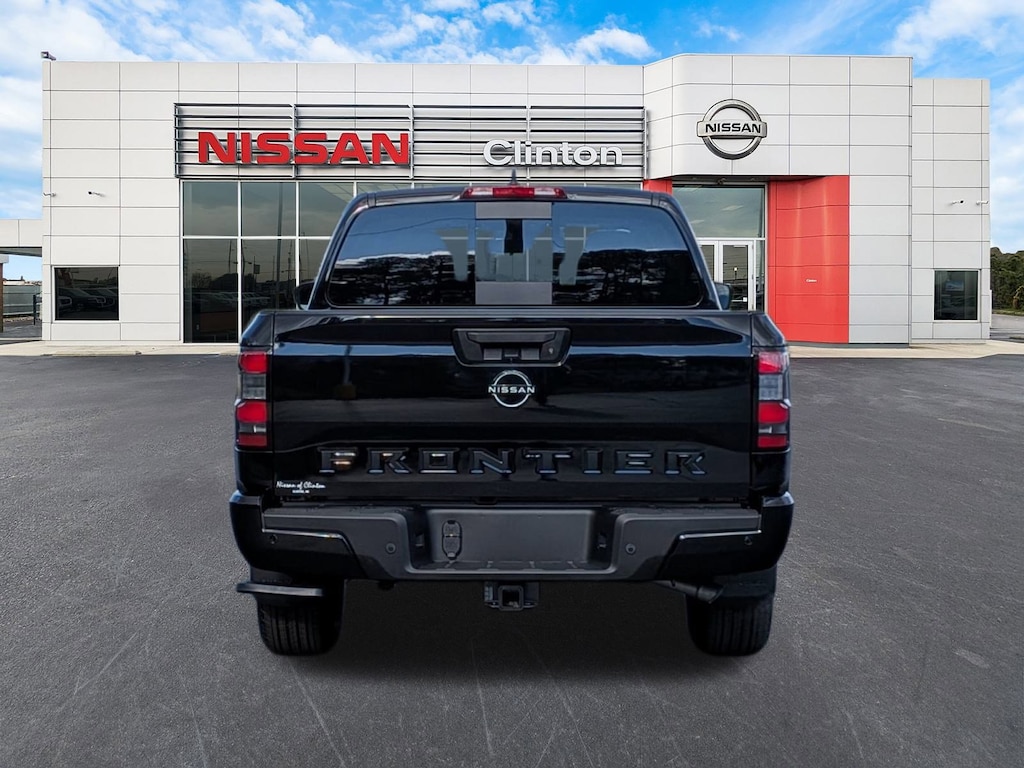 New 2026 Nissan Frontier SV Truck Crew Cab