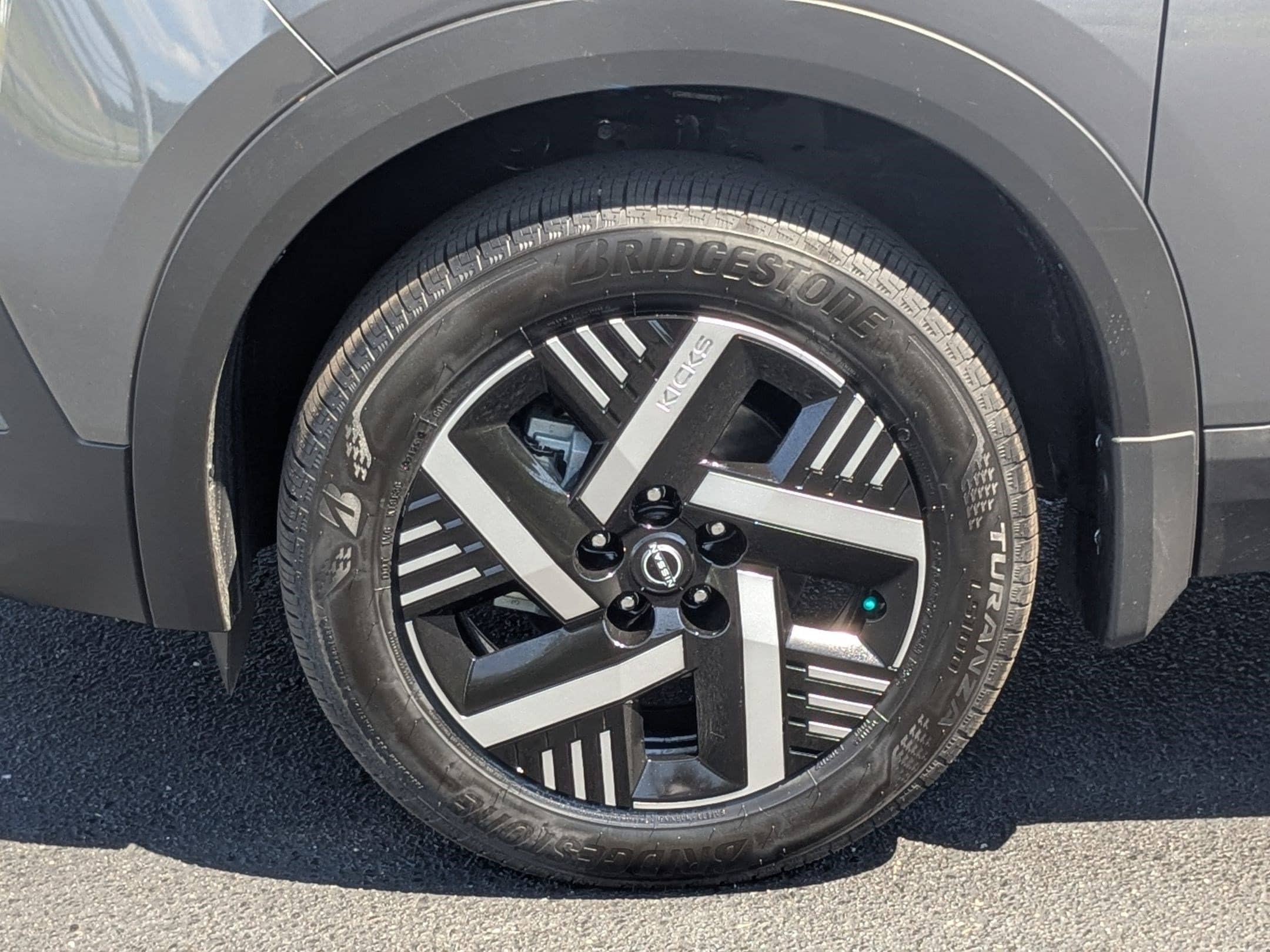 2025 Nissan Kicks SV - Photo 10