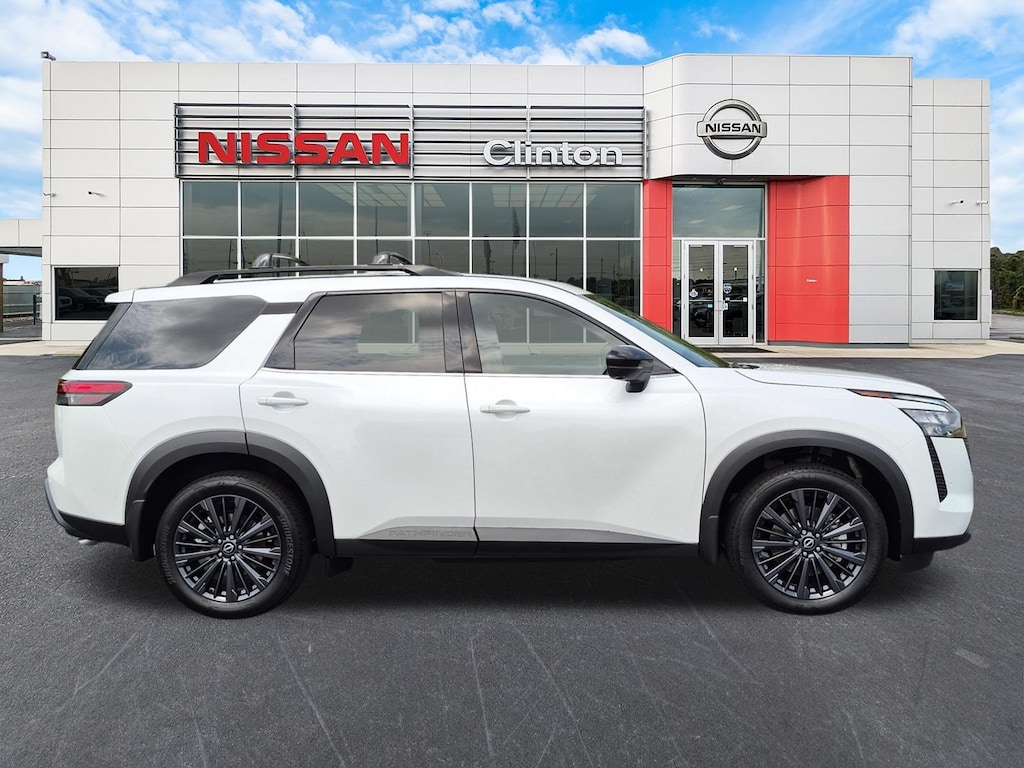 New 2026 Nissan Pathfinder SL SUV