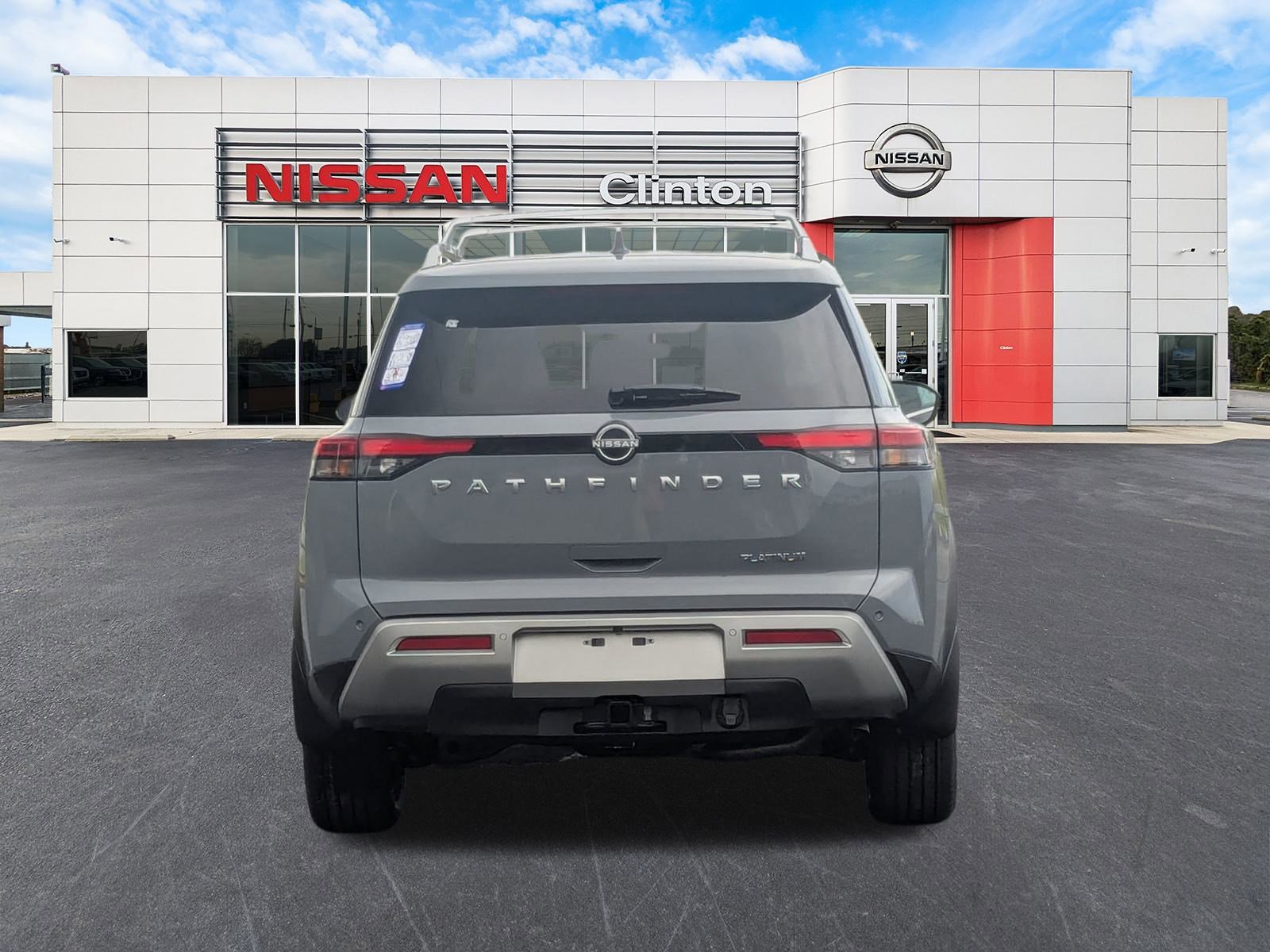 2025 Nissan Pathfinder Platinum photo 4