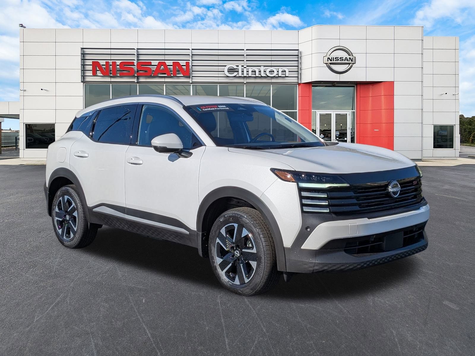 2025 Nissan Kicks SR's photo