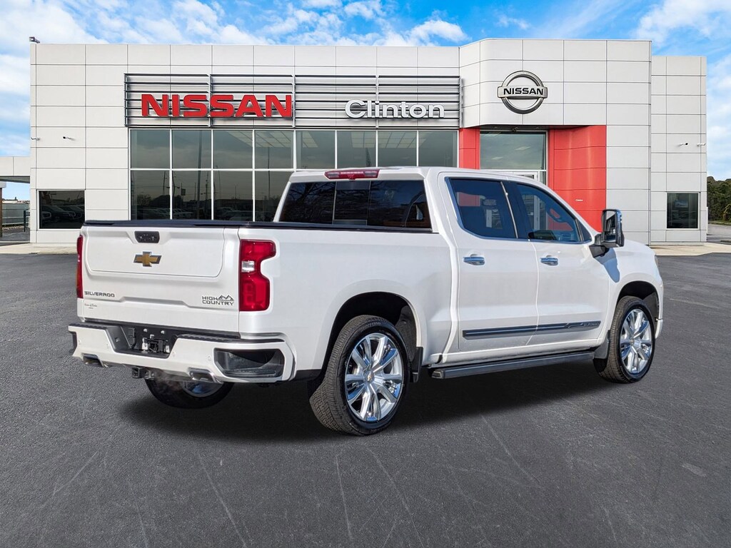 Used 2025 Chevrolet Silverado 1500 High Country Truck Crew Cab