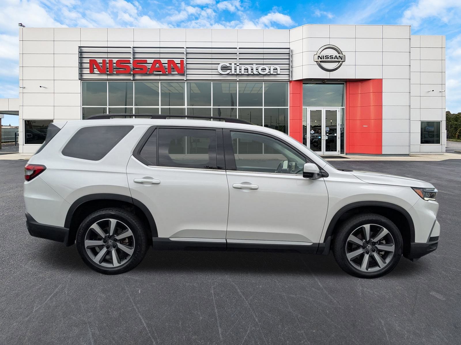 Certified 2025 Honda Pilot Elite with VIN 5FNYG1H86SB020126 for sale in Clinton, NC