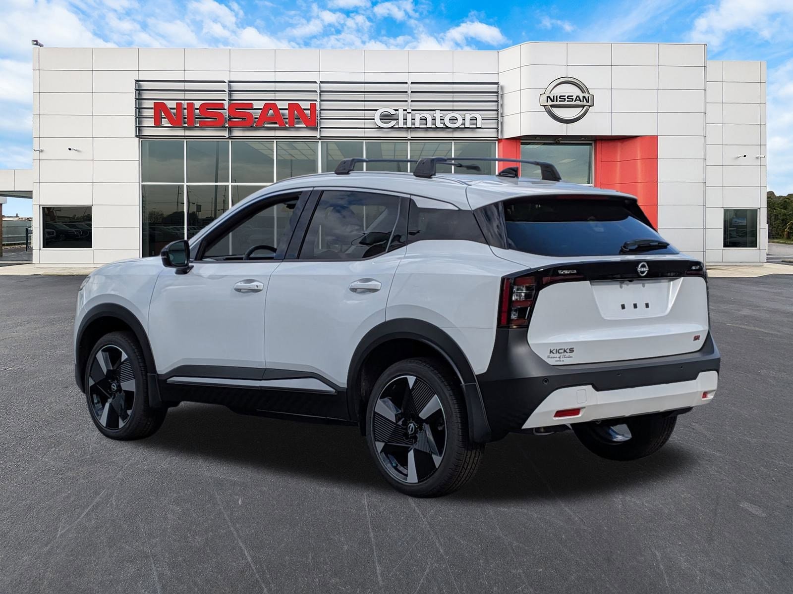 2026 Nissan KICKS SR - Photo 5
