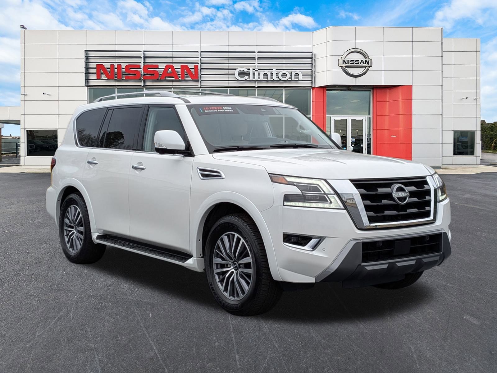 2024 Nissan Armada SL's photo