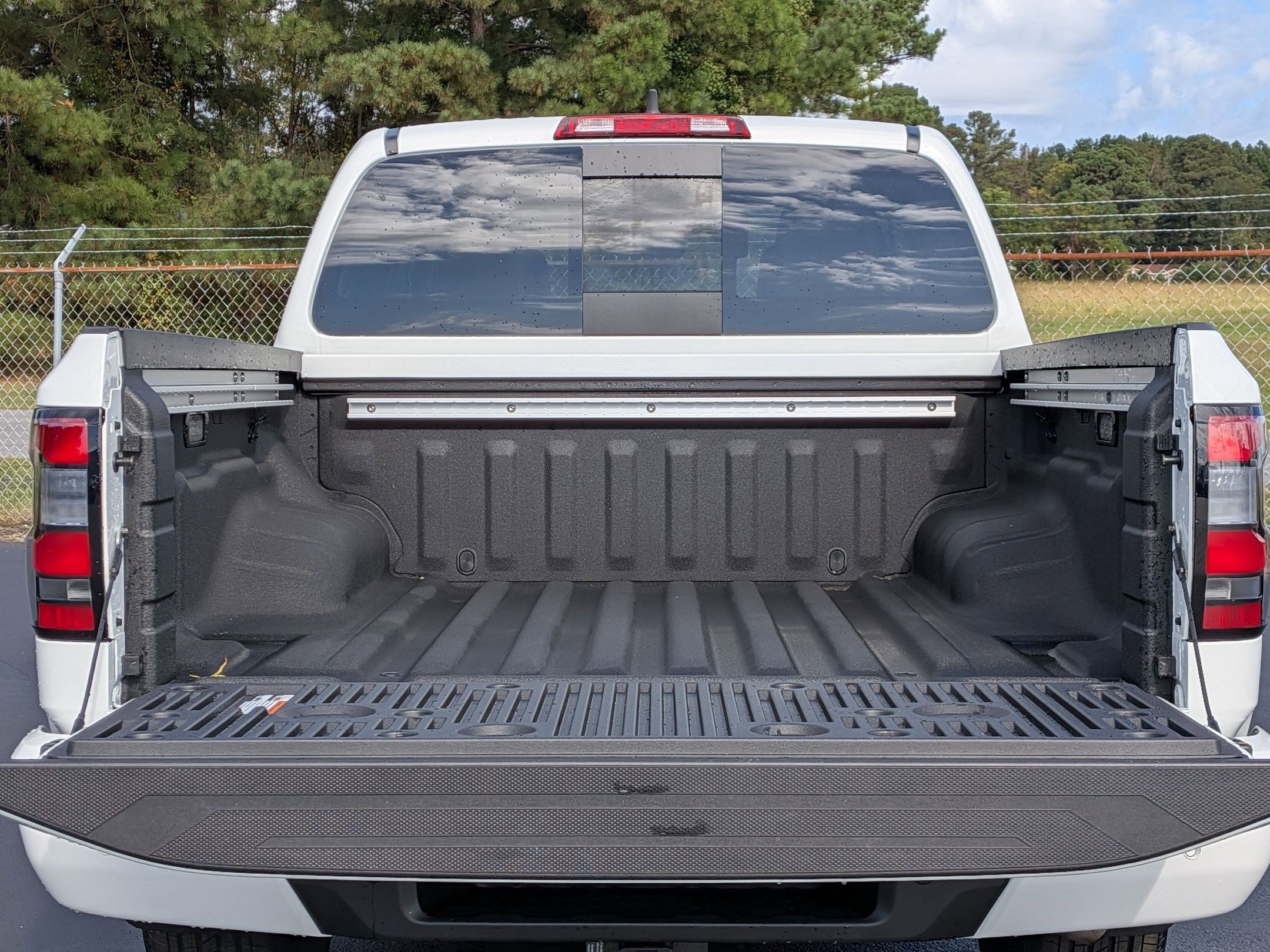 2025 Nissan Frontier SL - Photo 31