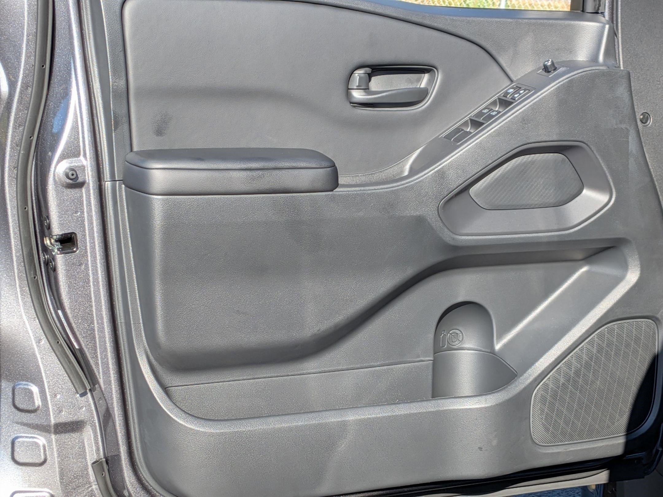 2026 Nissan Frontier SV - Photo 12