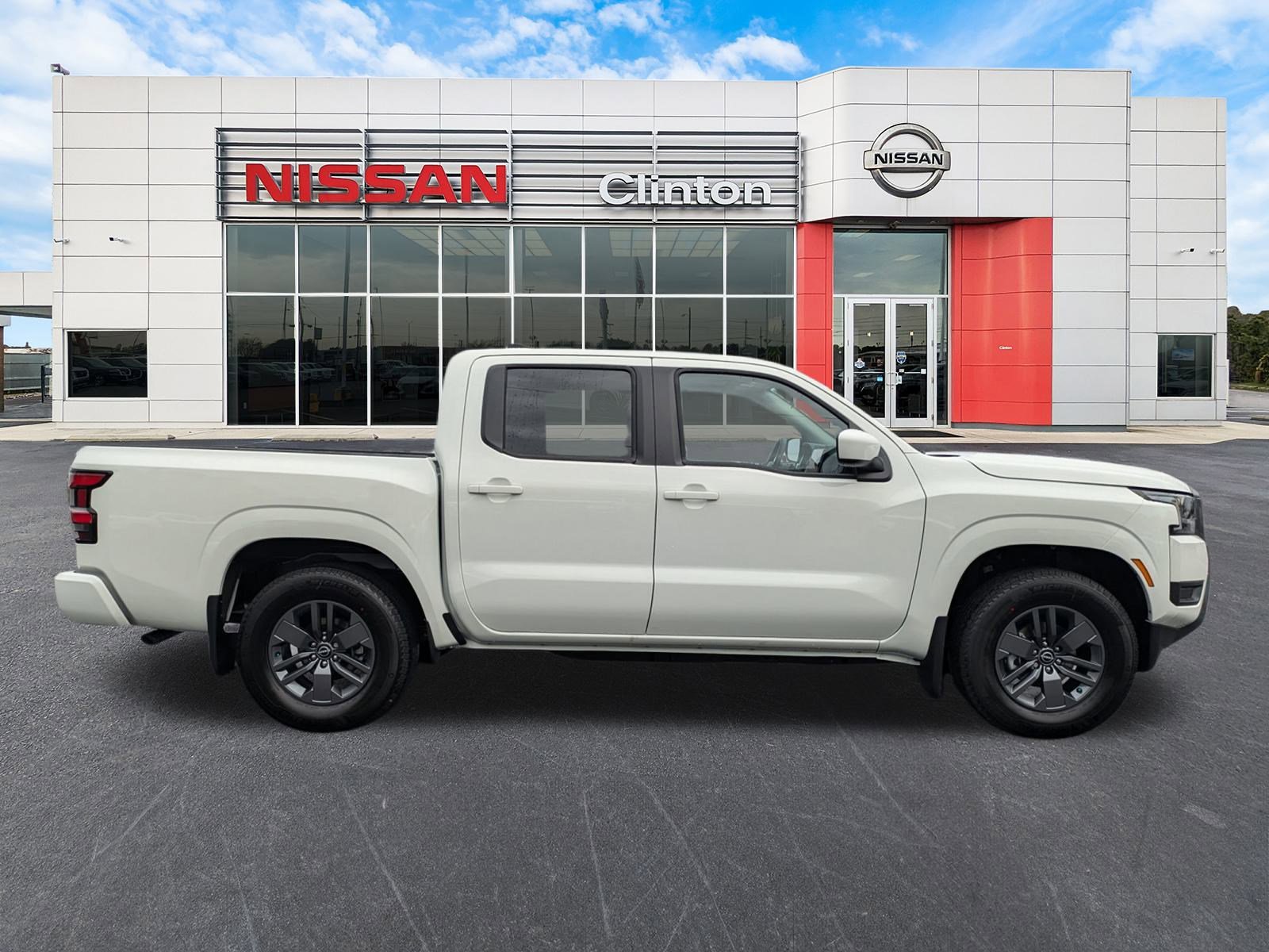 2025 Nissan Frontier SV photo 2