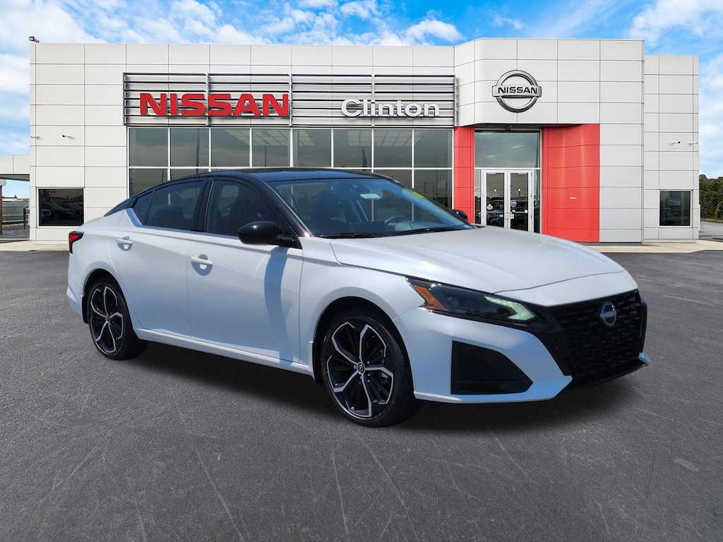 New 2026 Nissan Altima SR Sedan