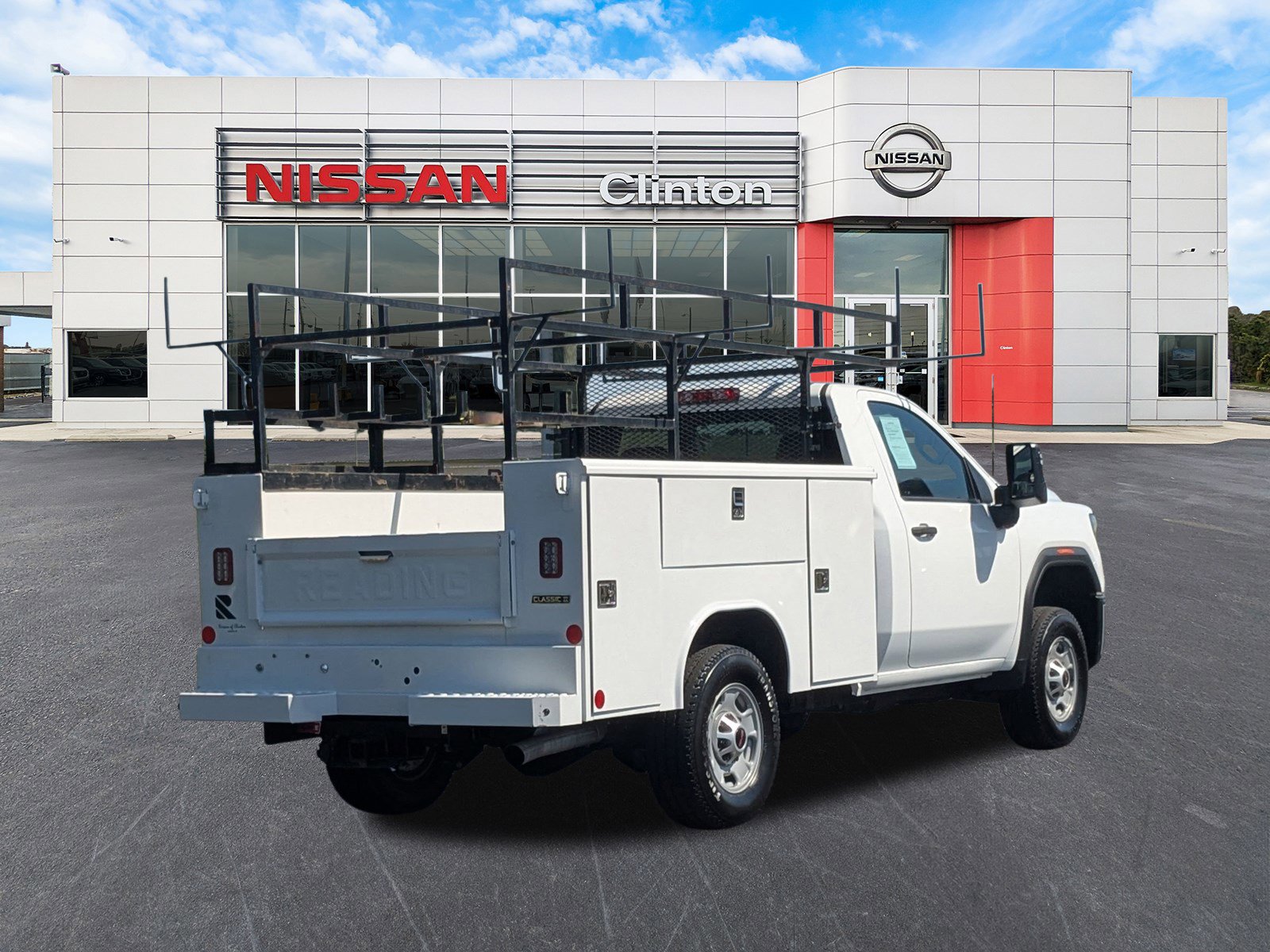 2024 Gmc Sierra 2500 HD Pro photo 2