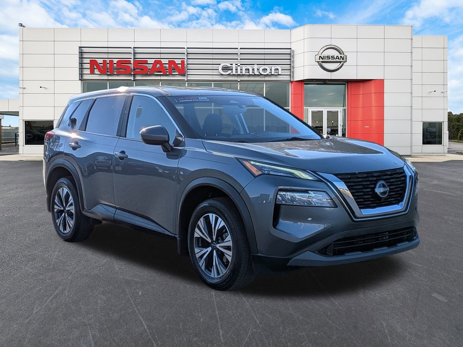 2023 Nissan Rogue SV's photo