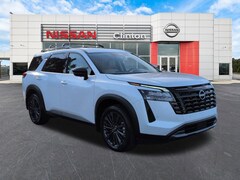2026 Nissan Pathfinder SL SUV