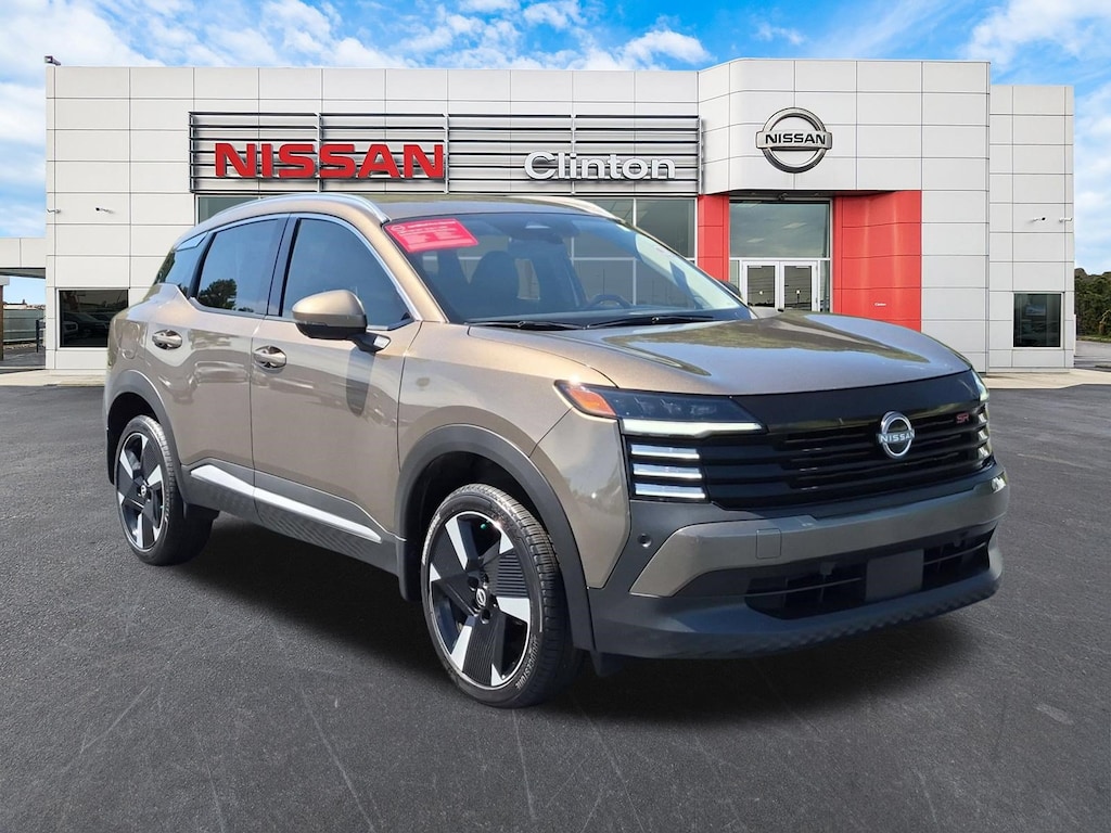 Used 2025 Nissan Kicks SR SUV