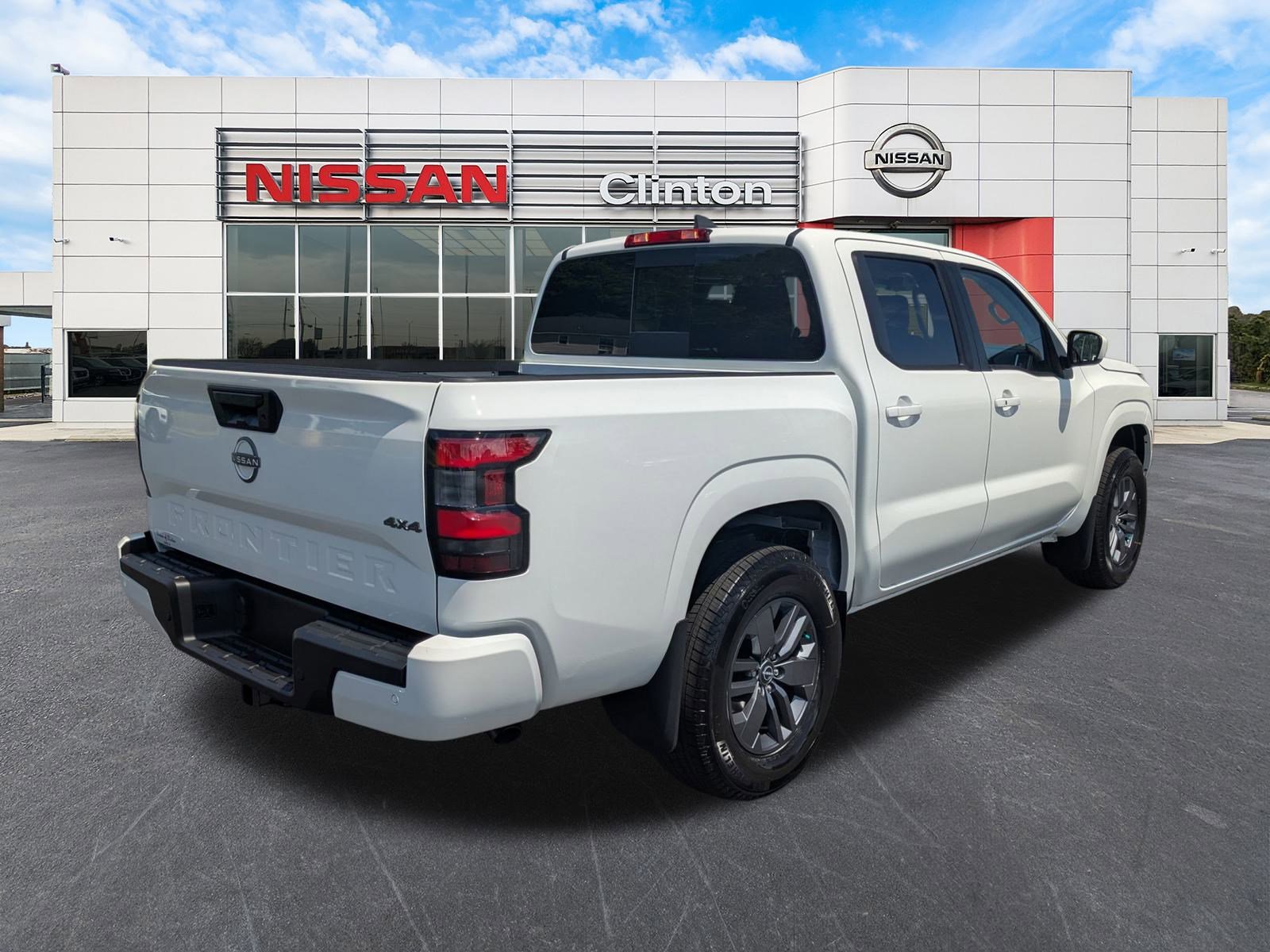 2025 Nissan Frontier SV photo 3