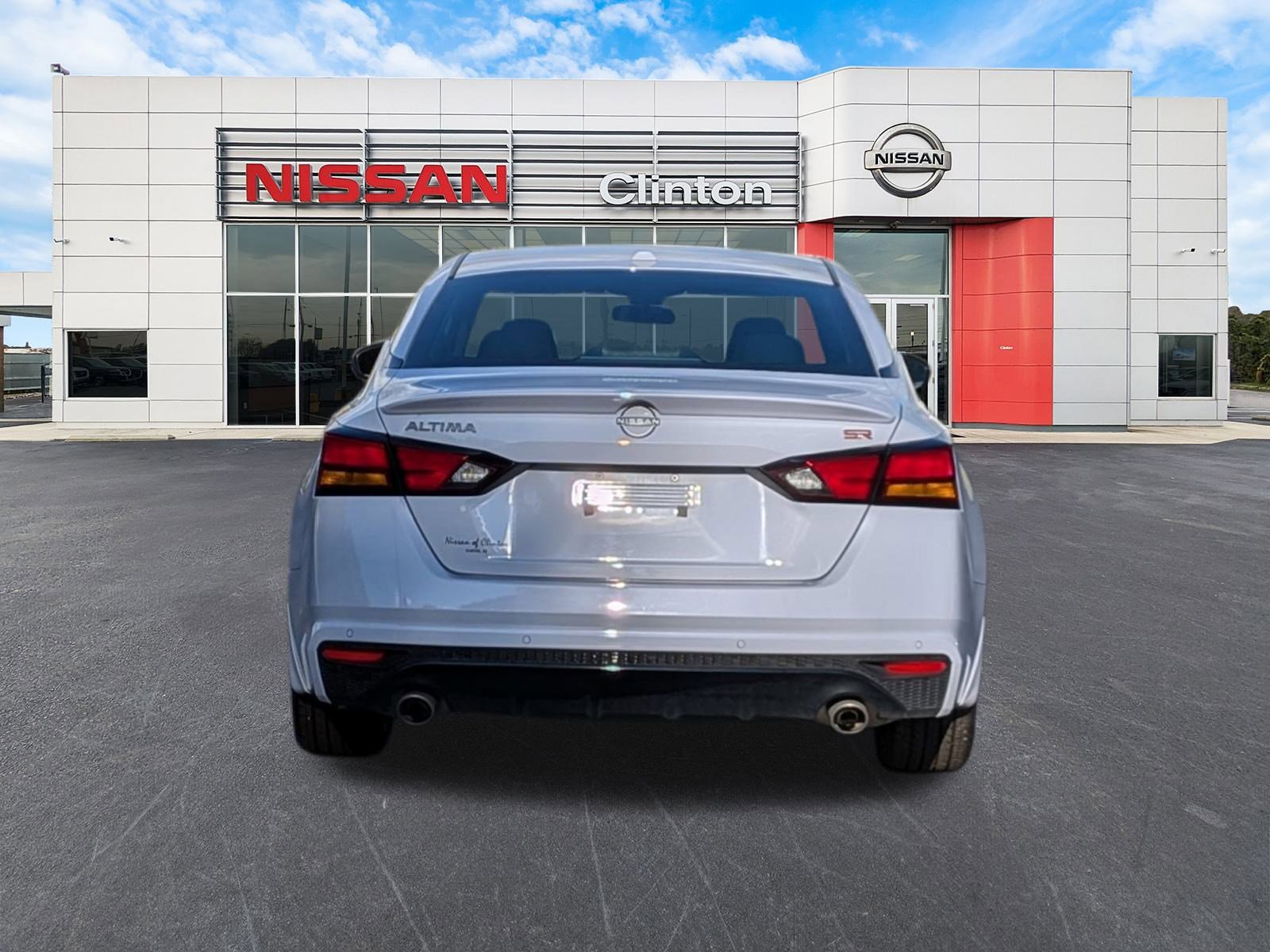 2024 Nissan Altima 2.5 SR photo 4