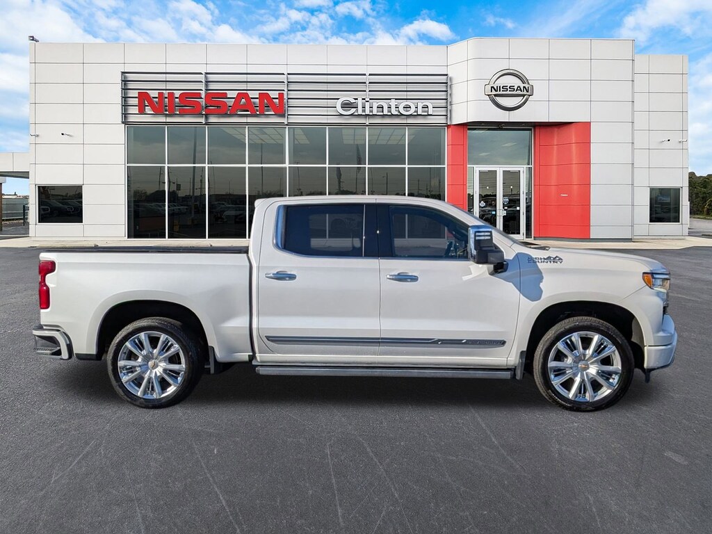 Used 2025 Chevrolet Silverado 1500 High Country Truck Crew Cab